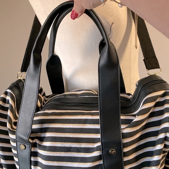 Madden girl woman’s jersey striped weekender, travel large capacity bag 🌹 - Picture 3 of 13